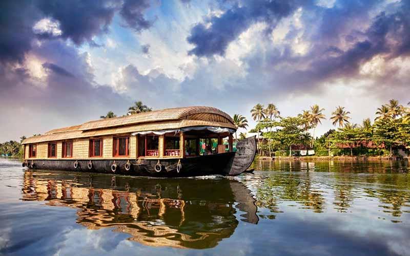 Deluxe Houseboat – Air Conditioned Widok