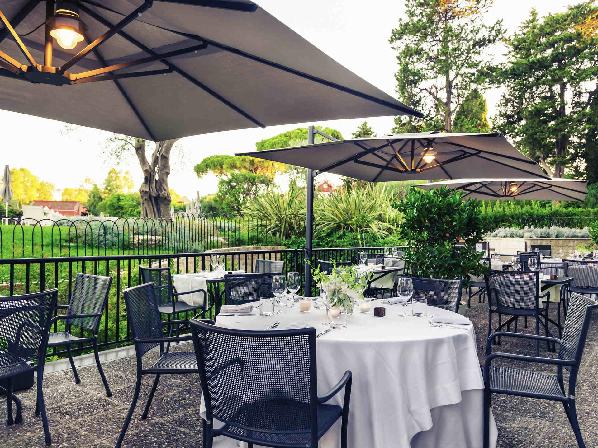 Mercure Villa Romanazzi Carducci Bari, resturacja