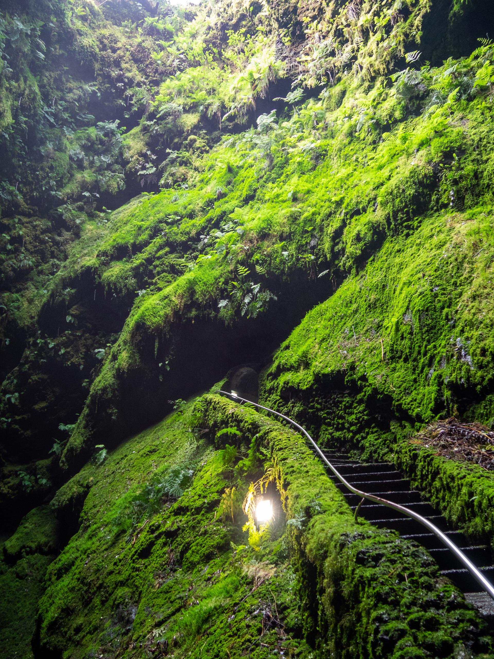 Algar do Carvão. Terceira